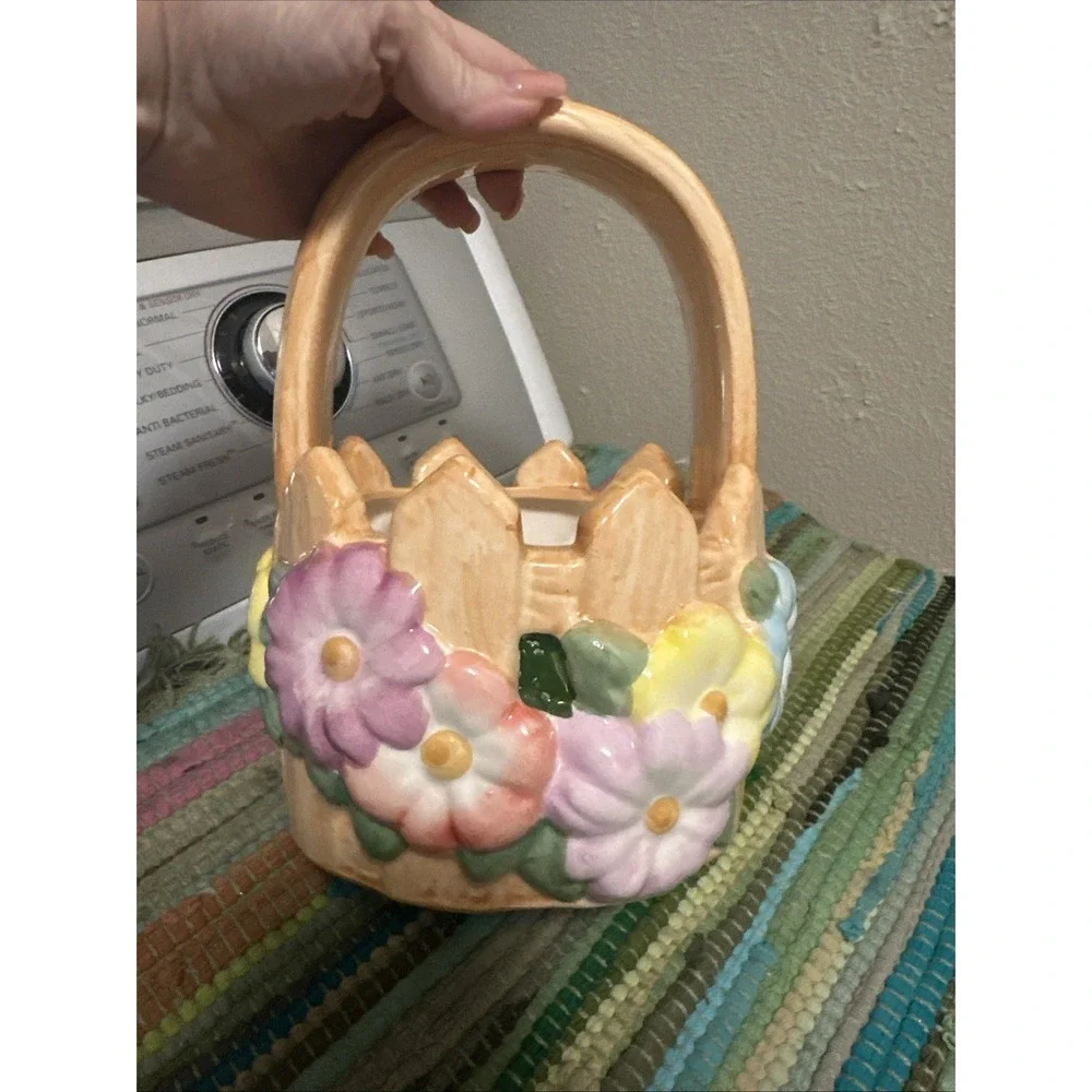 Teleflora Ceramic Picket‎ Fence Basket with Flowers Spring Easter Decor Pastels